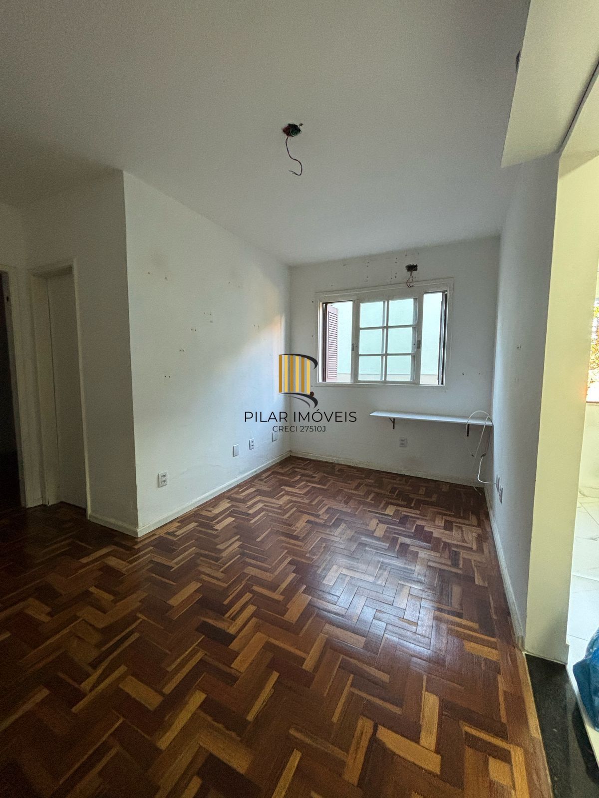 Apto de 1 dormitório Semi Mobiliado segundo andar no bairro Jardim Itu