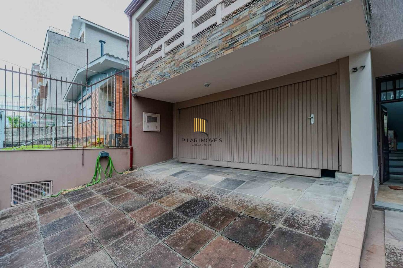 Casa com 3 quartos e 4 vagas no Bairro Vila Ipiranga
