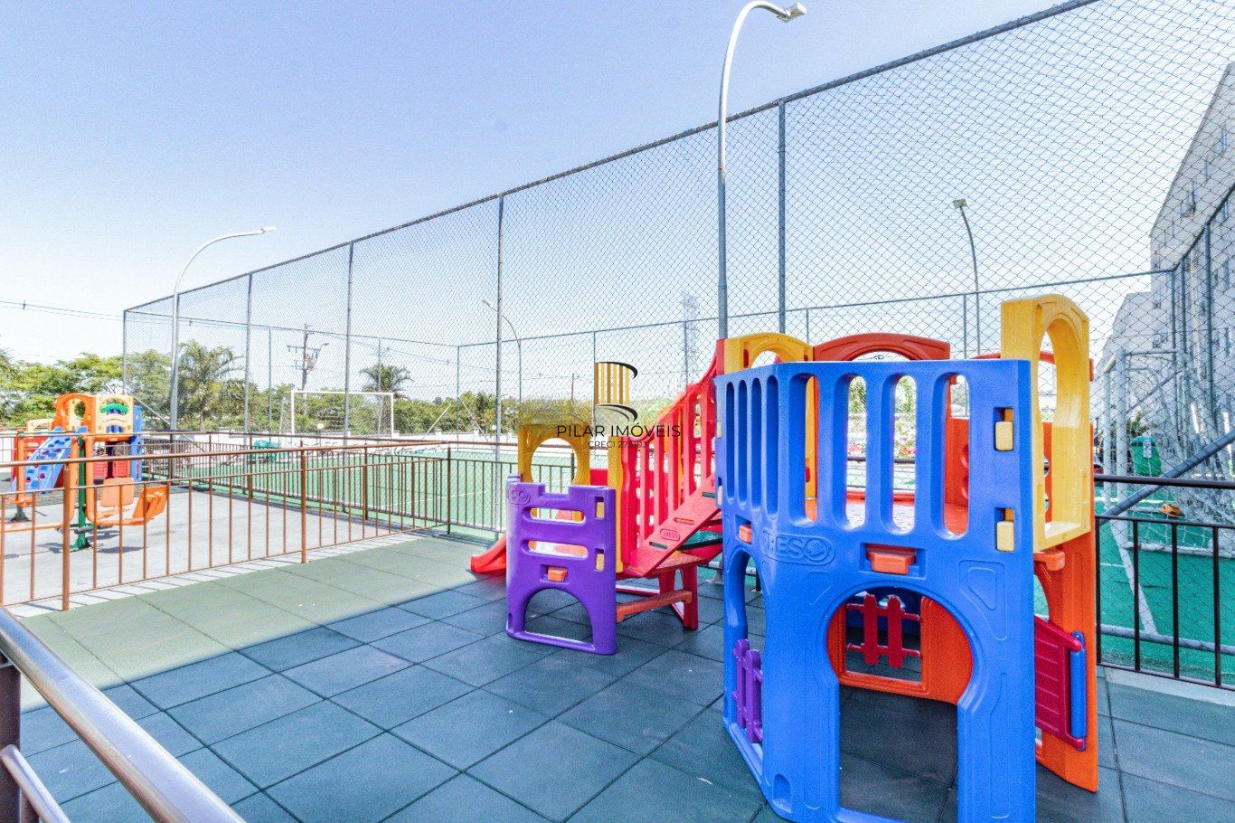 Apartamento de 2 dormitórios, piscina e 1 vaga de garagem em Canoas.