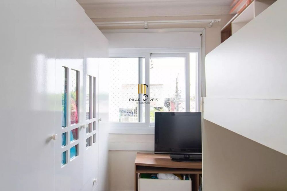 Casa de 3 dormitórios e 2 vagas de garagem em Canoas.