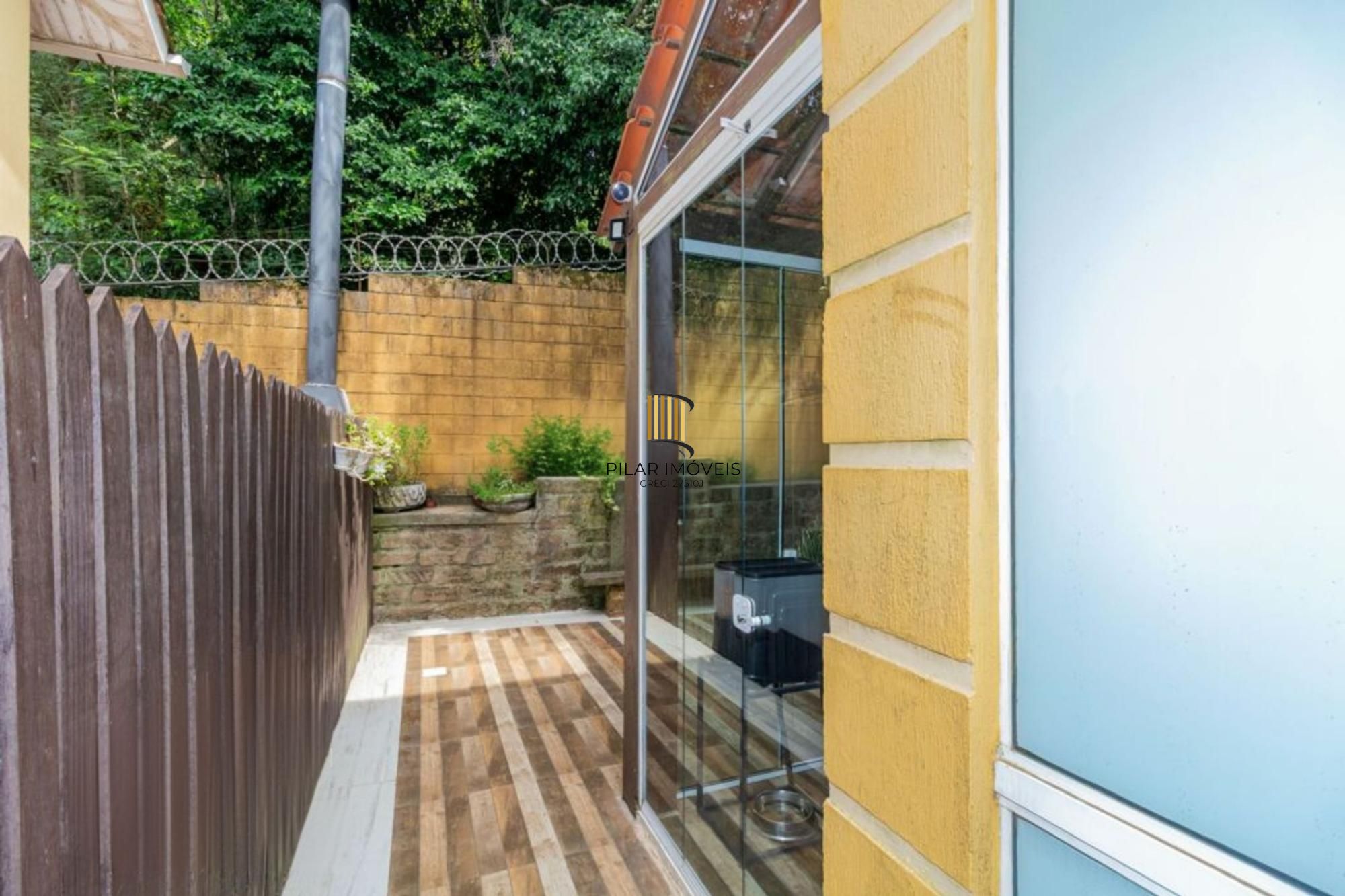 Casa em condomínio fechado de 3 quartos, suíte,2 vagas no bairro Mário Quintana