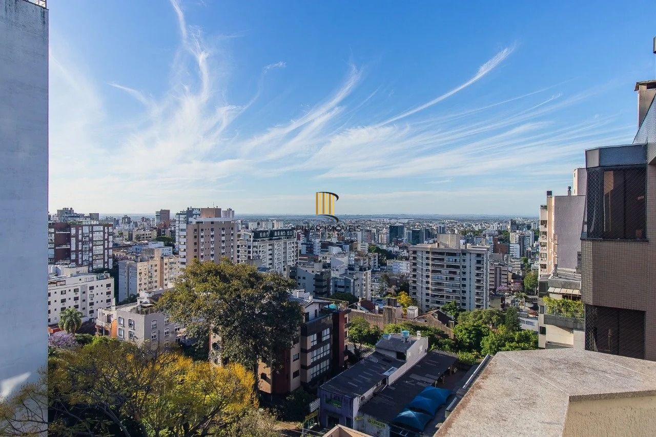 Cobertura de 3 quartos com piscina e 2 vagas no Bairro Mont Serrat.