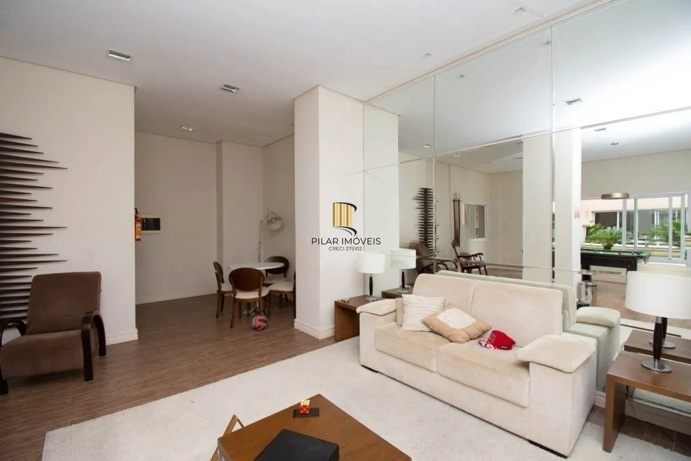 Apartamento de 2 dormitórios, 1 suíte, 2 vagas e 94m² no Jardim Europa.