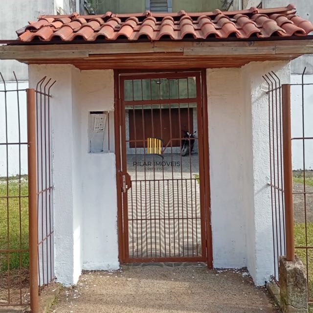 Apartamento Térreo, com 2 quartos, portaria e pátio  no bairro Rubem Berta