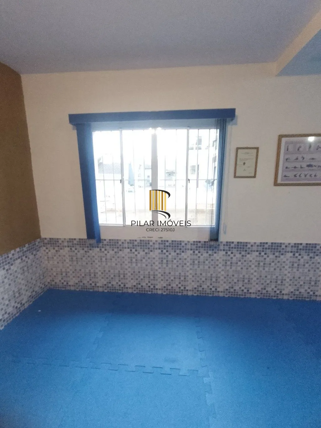 Casa de 5 dormitórios, piscina e 4 vagas de garagem em Canoas.