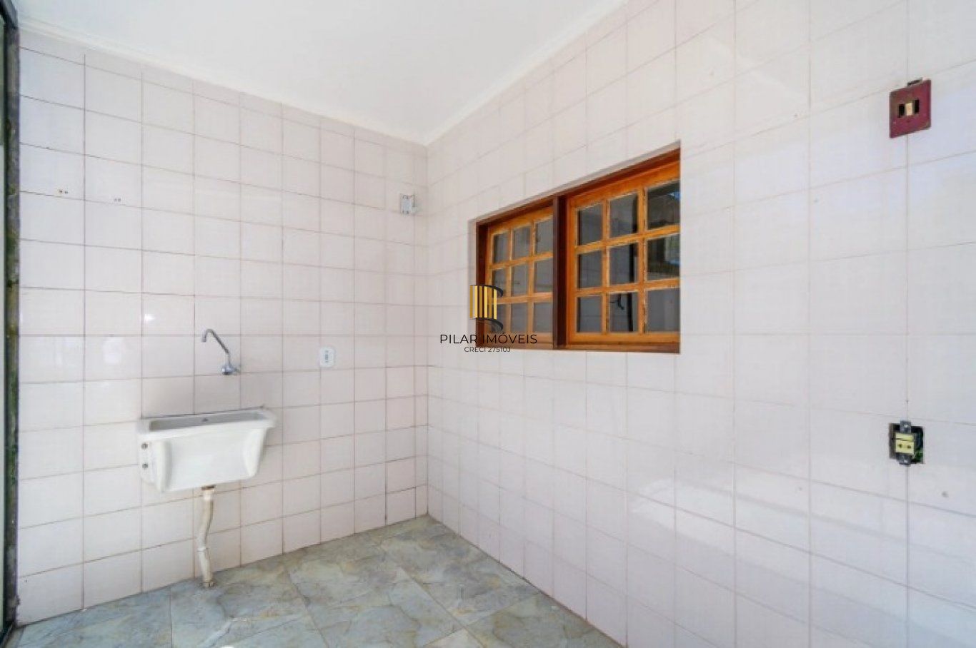 Casa com 3 quartos, 1 suíte, 2 vagas, e 234m² à venda no bairro Tristeza