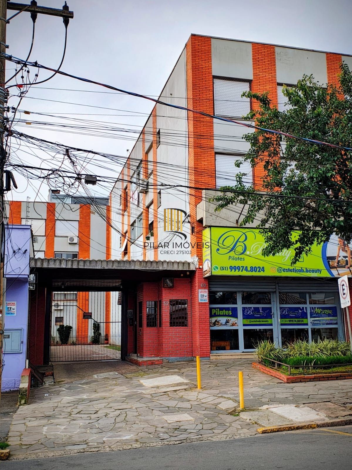 Apartamento com 66 m2 localizado na Rua Abaeté no Bairro Sarandi