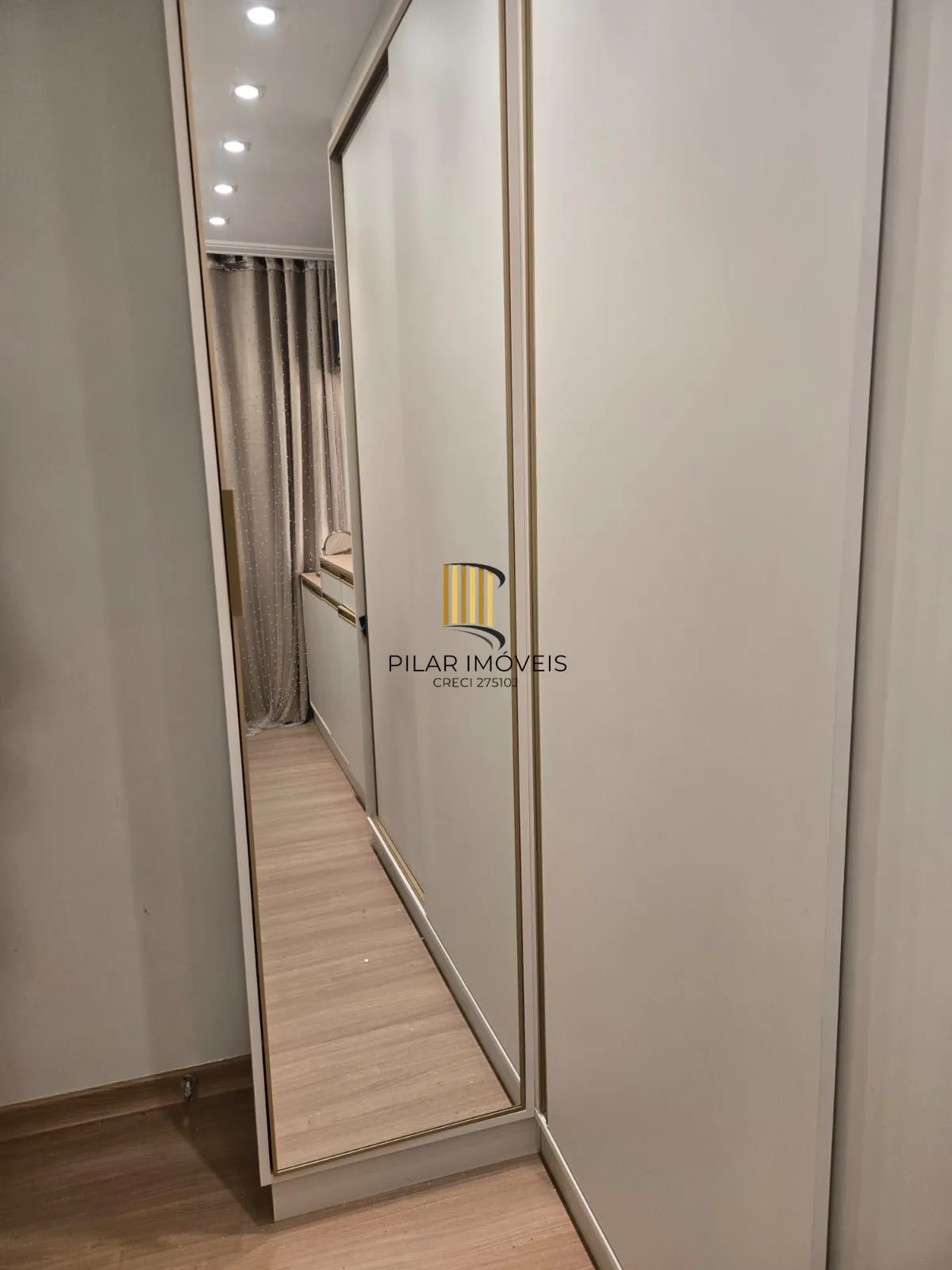 Casa de 2 dormitórios e 2 vagas de garagem em Canoas.