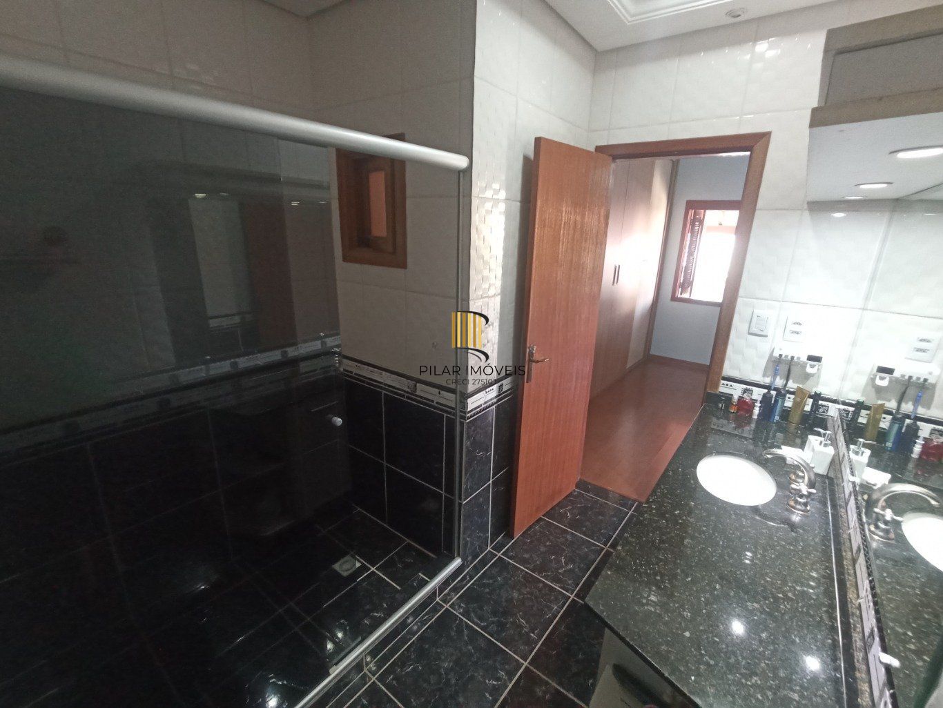 Casa de 3 dormitórios e 2 vagas de Garagem em Canoas.