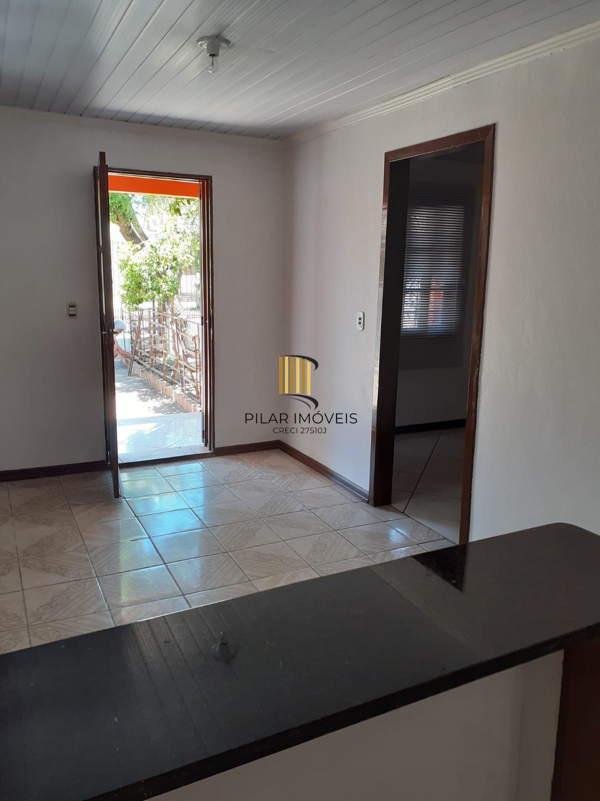 Duas Casas no Mesmo Terreno com 169m² e Entradas Independentes