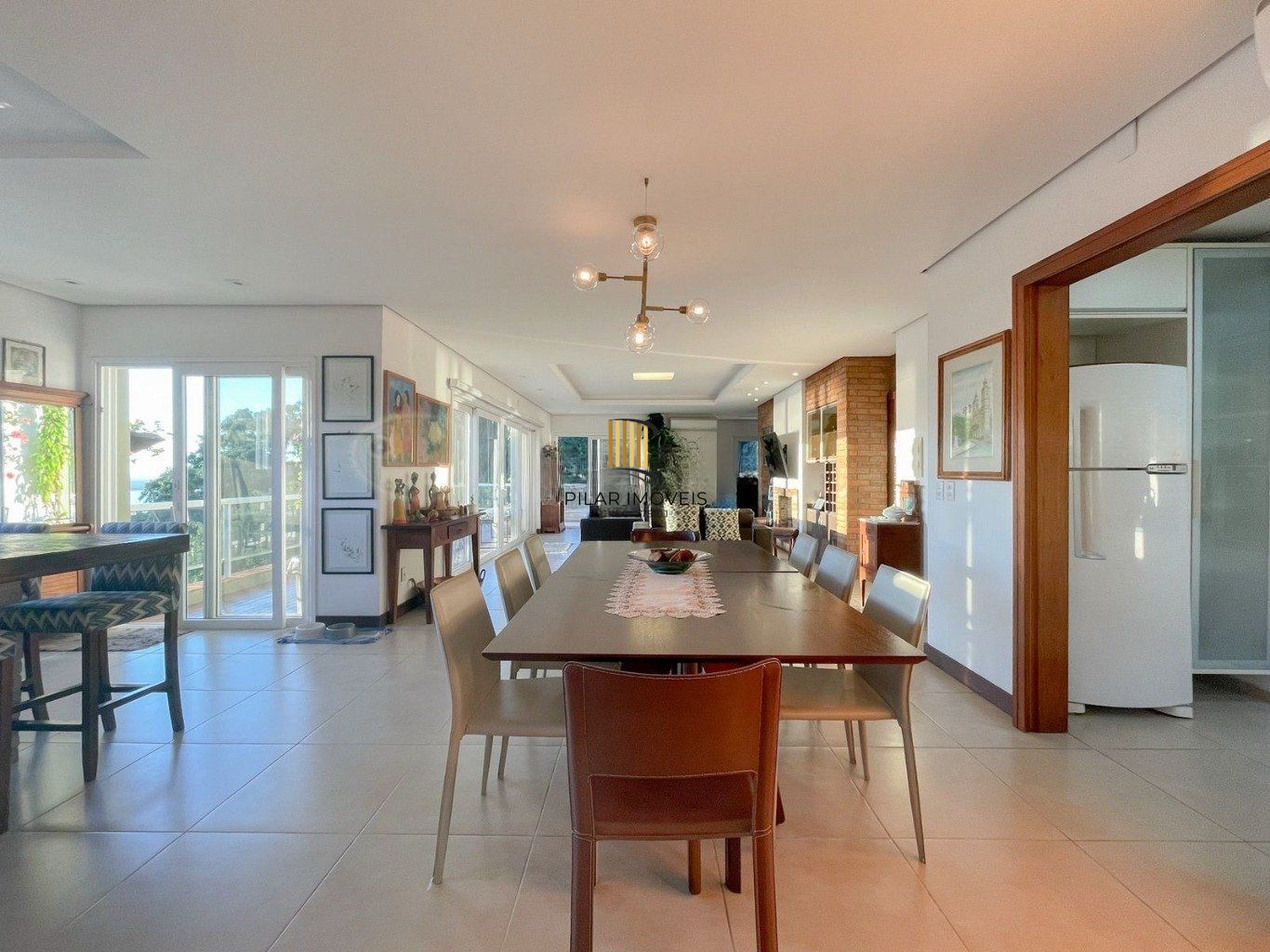 Casa com 4 quartos e 339m² à venda em Santa Tereza, Porto Alegre.