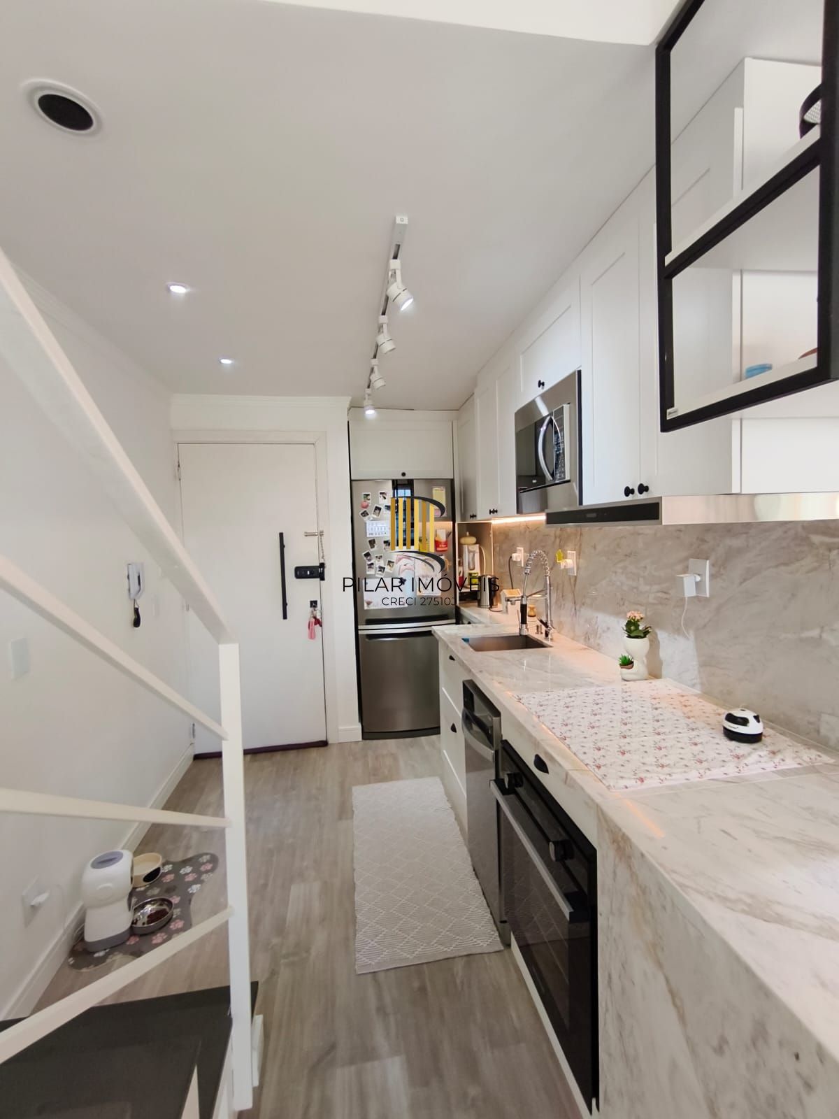 Cobertura duplex 3 dormitórios com terraço e vaga em Cachoeirinha