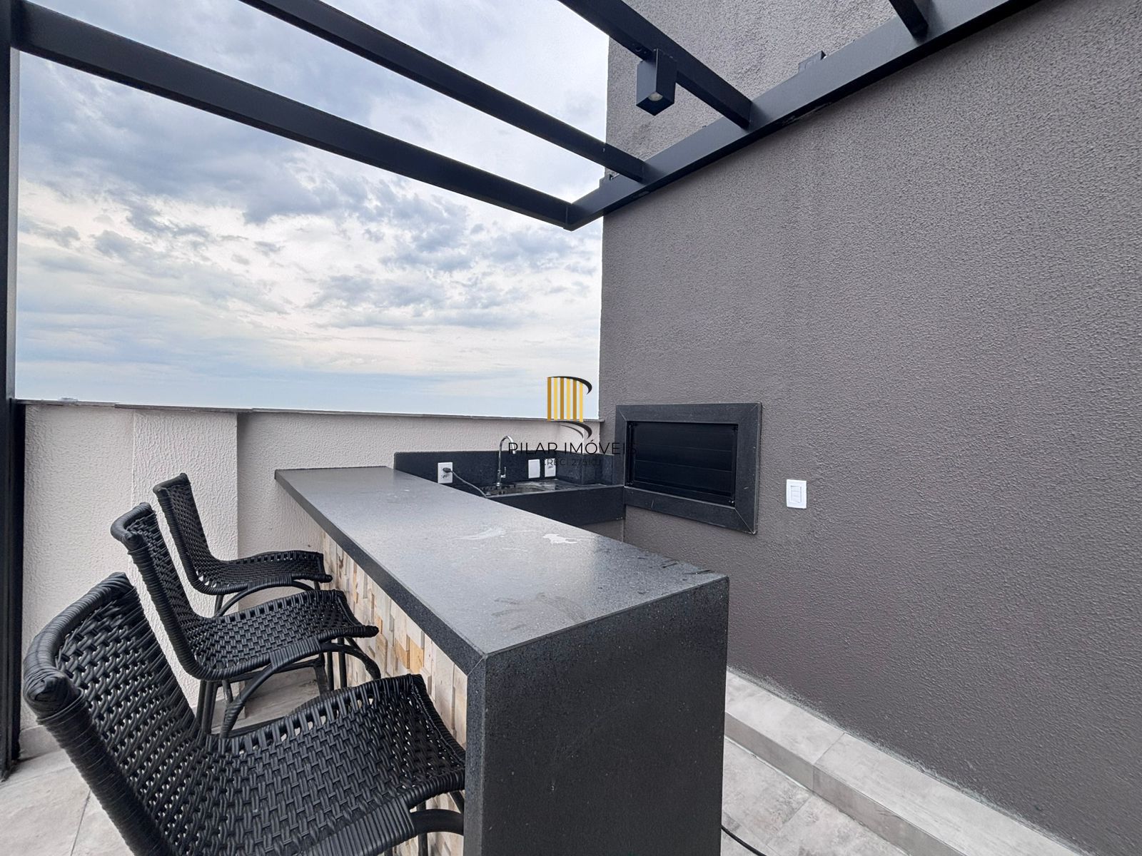 Apartamento de 2 quartos, suíte, elevador e 1vaga no bairro Jardim Sabará