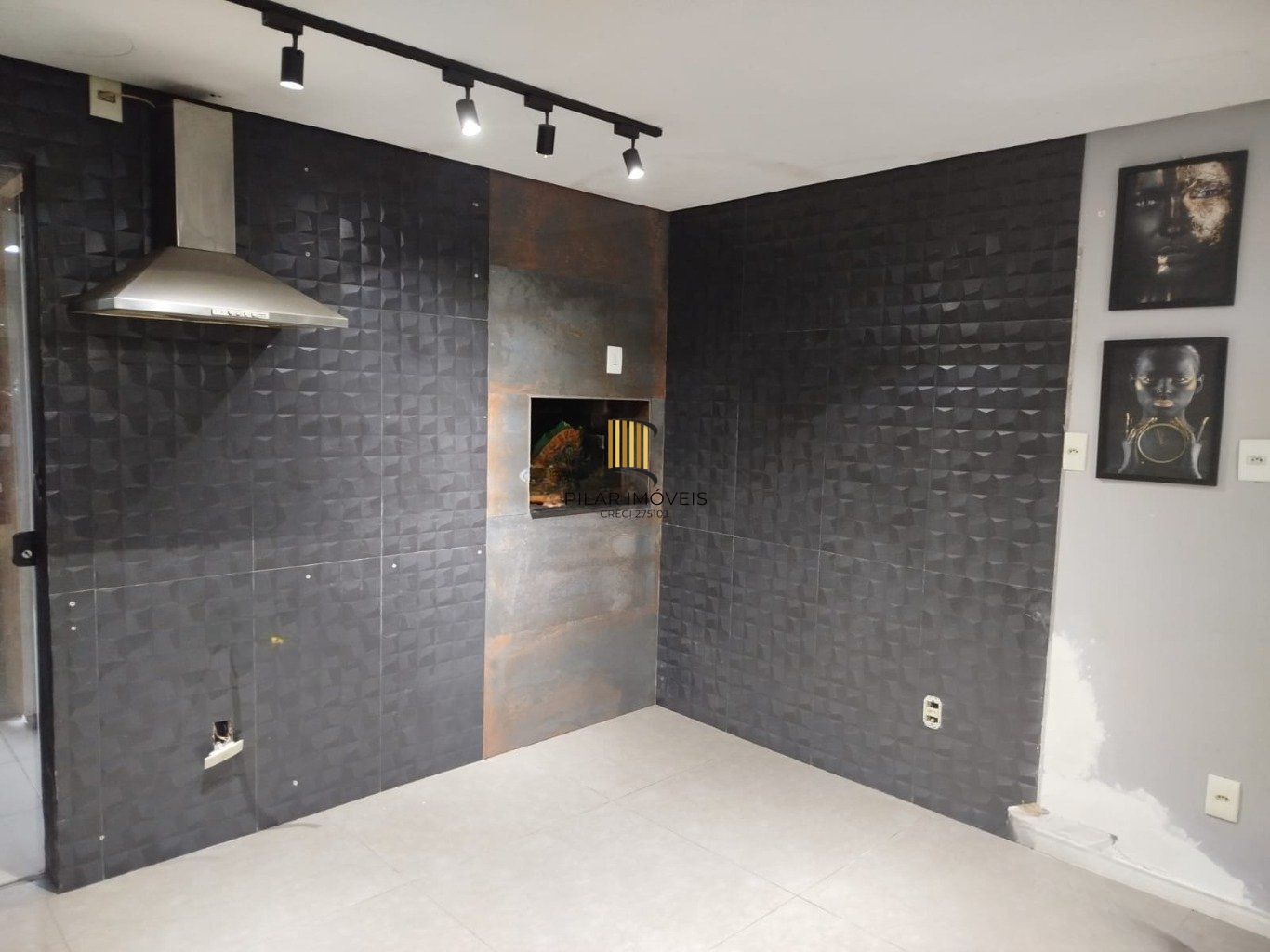 Casa com 156m², 4 dormitórios, 3 vagas no Ecoville.