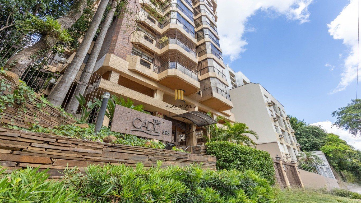 Cobertura de 3 quartos com piscina e 2 vagas no Bairro Mont Serrat.