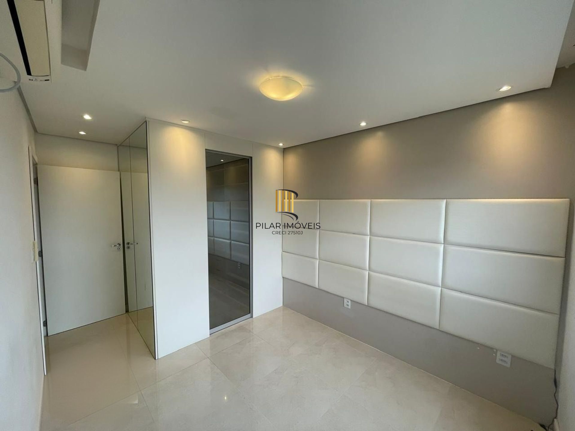 Apartamento com 2 dormitorios, com elevador e 1 vaga de garagem em Canoas.