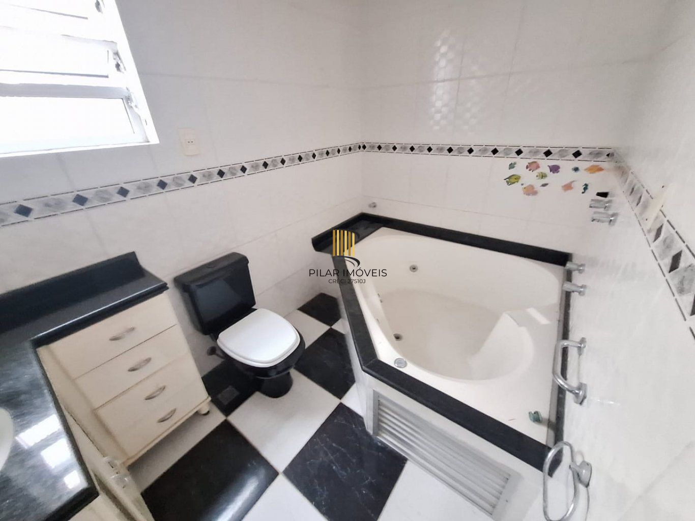 Apartamento à venda com 3 dormitórios 94 m² no bairro Menino Deus