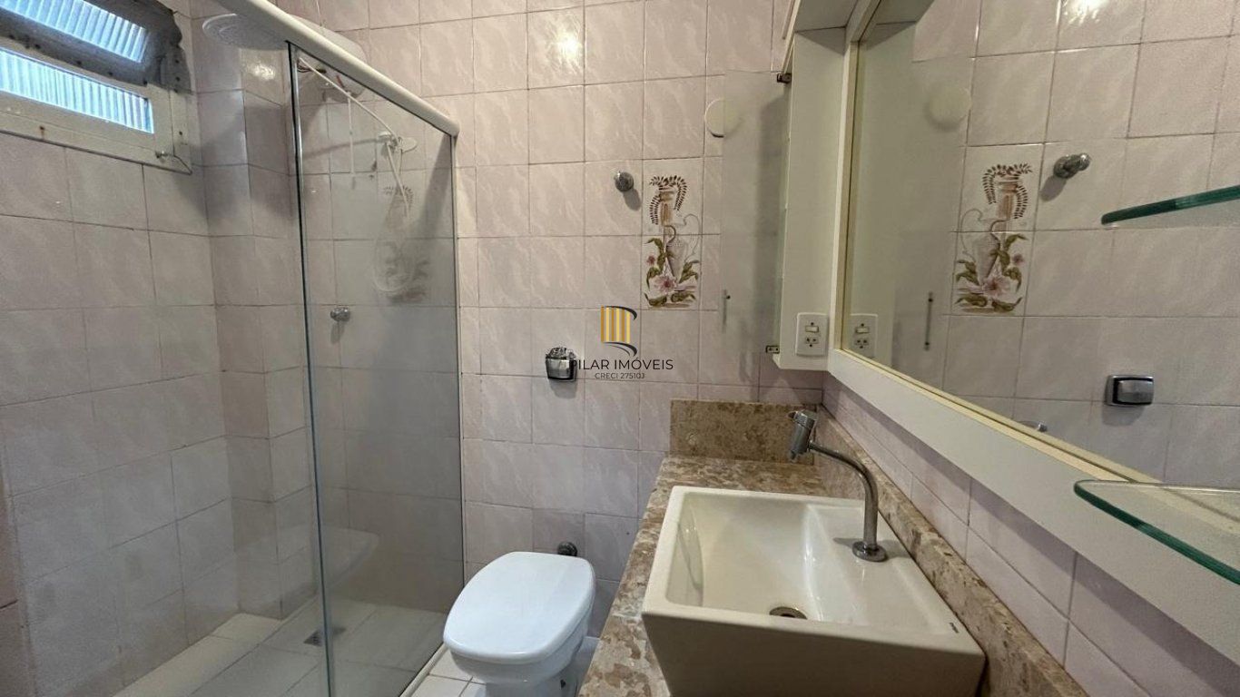 Cobertura de 4 dormitórios e 2 vagas de garagem coberta em Cachoeirinha.