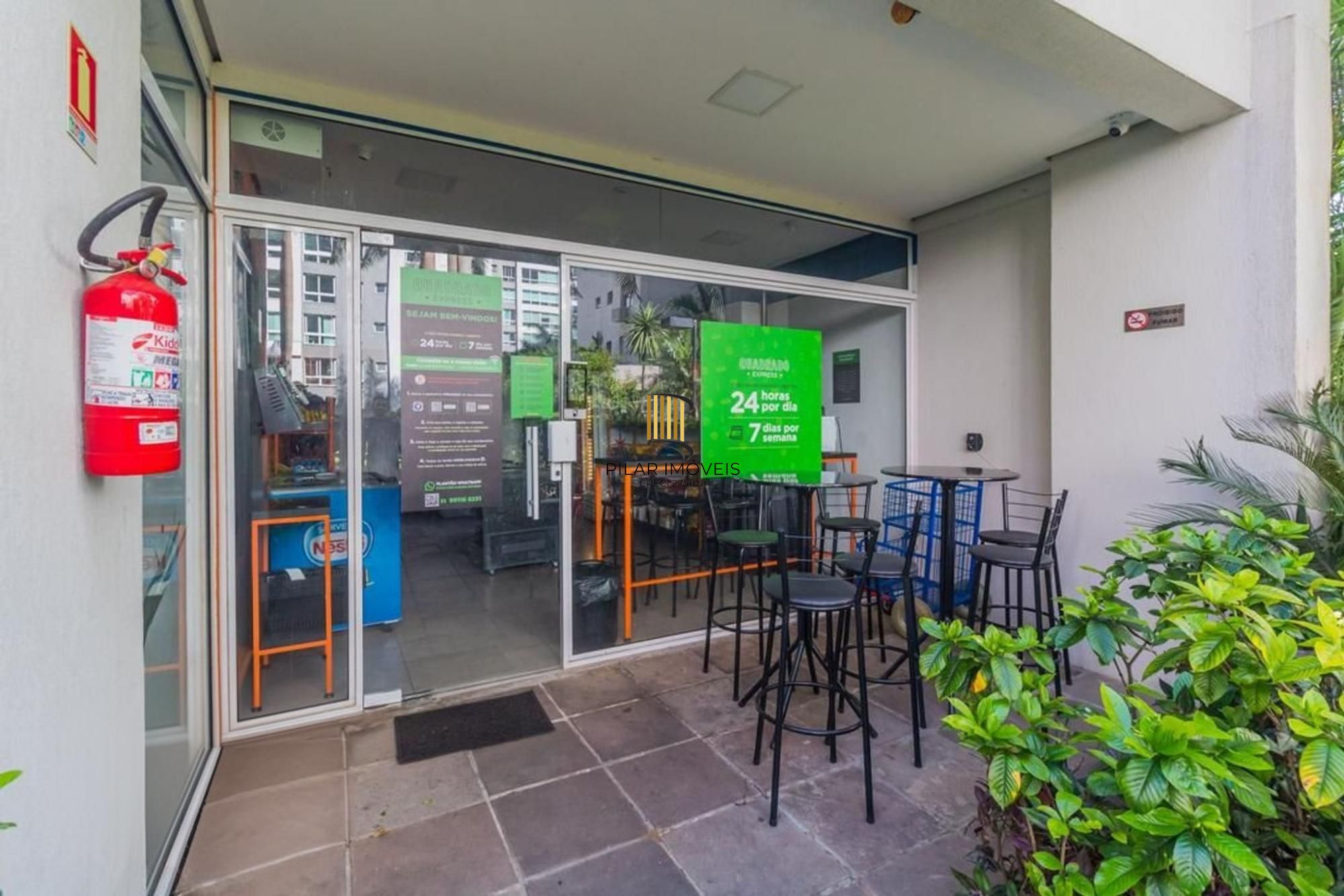 Apartamento 3 quartos, 3 suítes, elevador e 3 vagas bairro Passo da Areia.