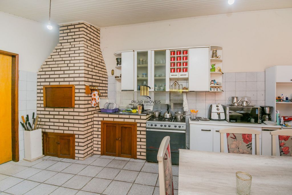 Casa com 4 Dorms e Terreno Amplo – bairro São João, 400m²