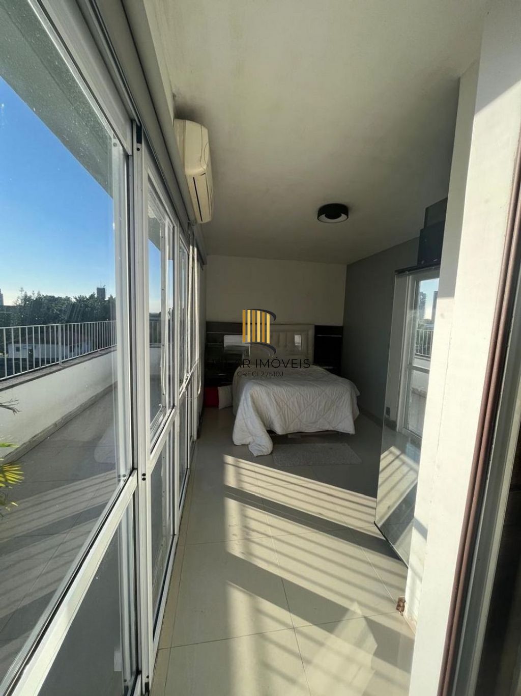 Cobertura à venda com 2 quartos, 121 m² e 1 vaga escriturada no Cristal.