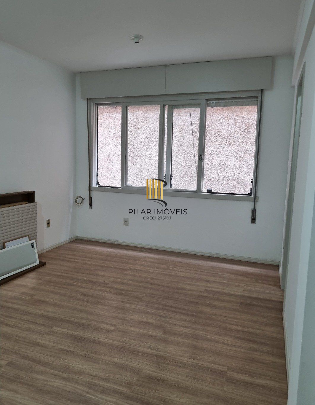 Apartamento semi mobiliado JK de 1 dormitório no Bairro Cidade Baixa