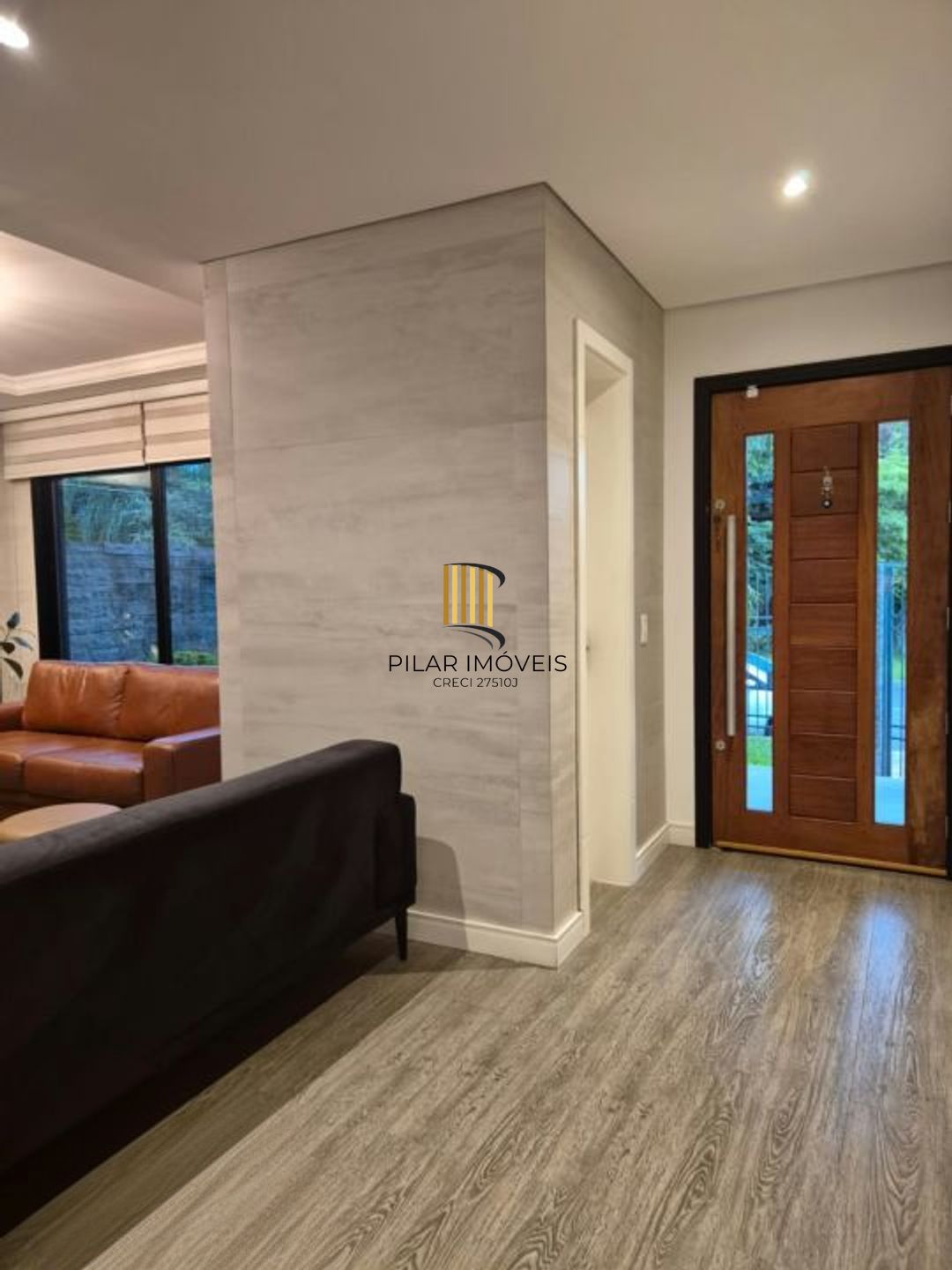 Casa de 3 dormitórios e 2 vagas de garagem coberta Canoas.