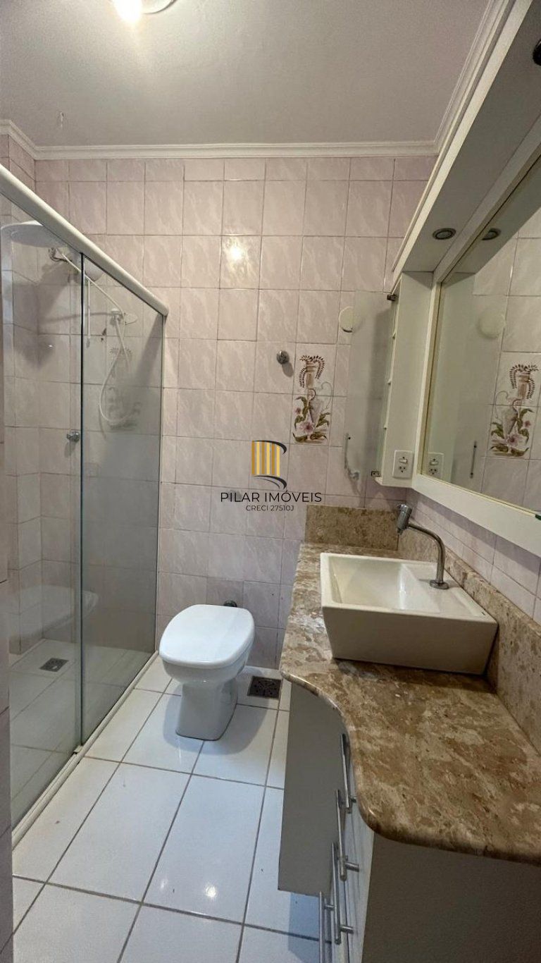 Cobertura de 4 dormitórios e 2 vagas de garagem coberta em Cachoeirinha.