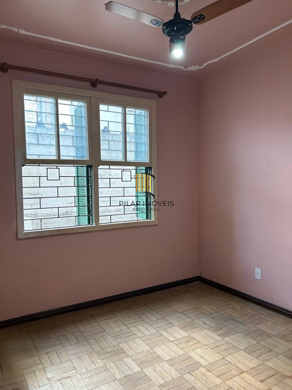 Apartamento térreo com 3 quartos no Bairro Cidade Baixa