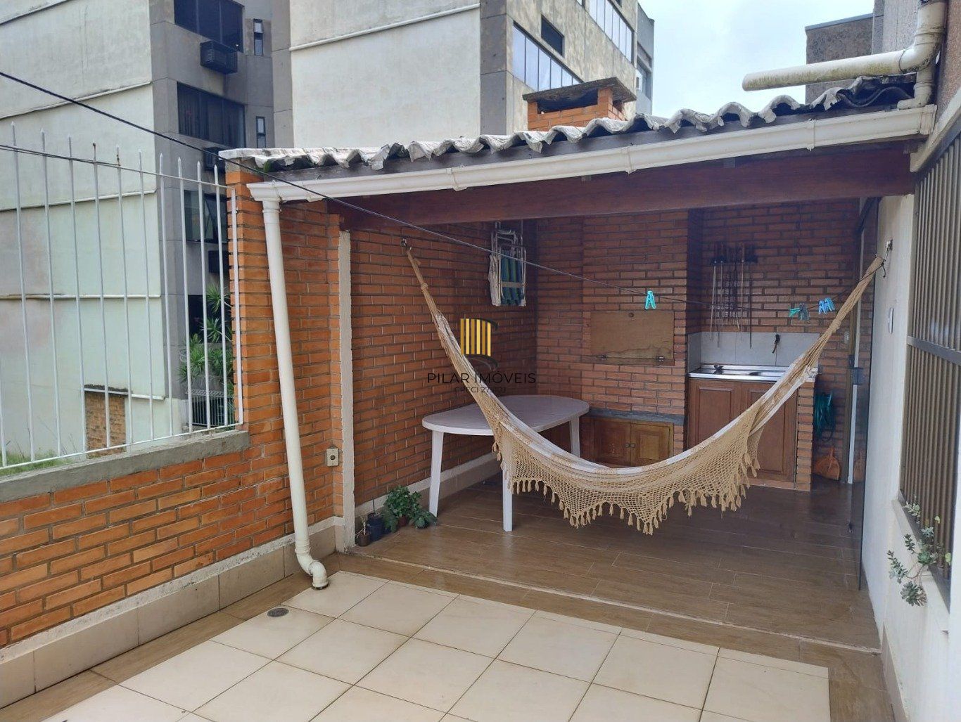Apartamento 3 quartos com suíte e pátio com 2 vagas no Bairro Passo da Areia