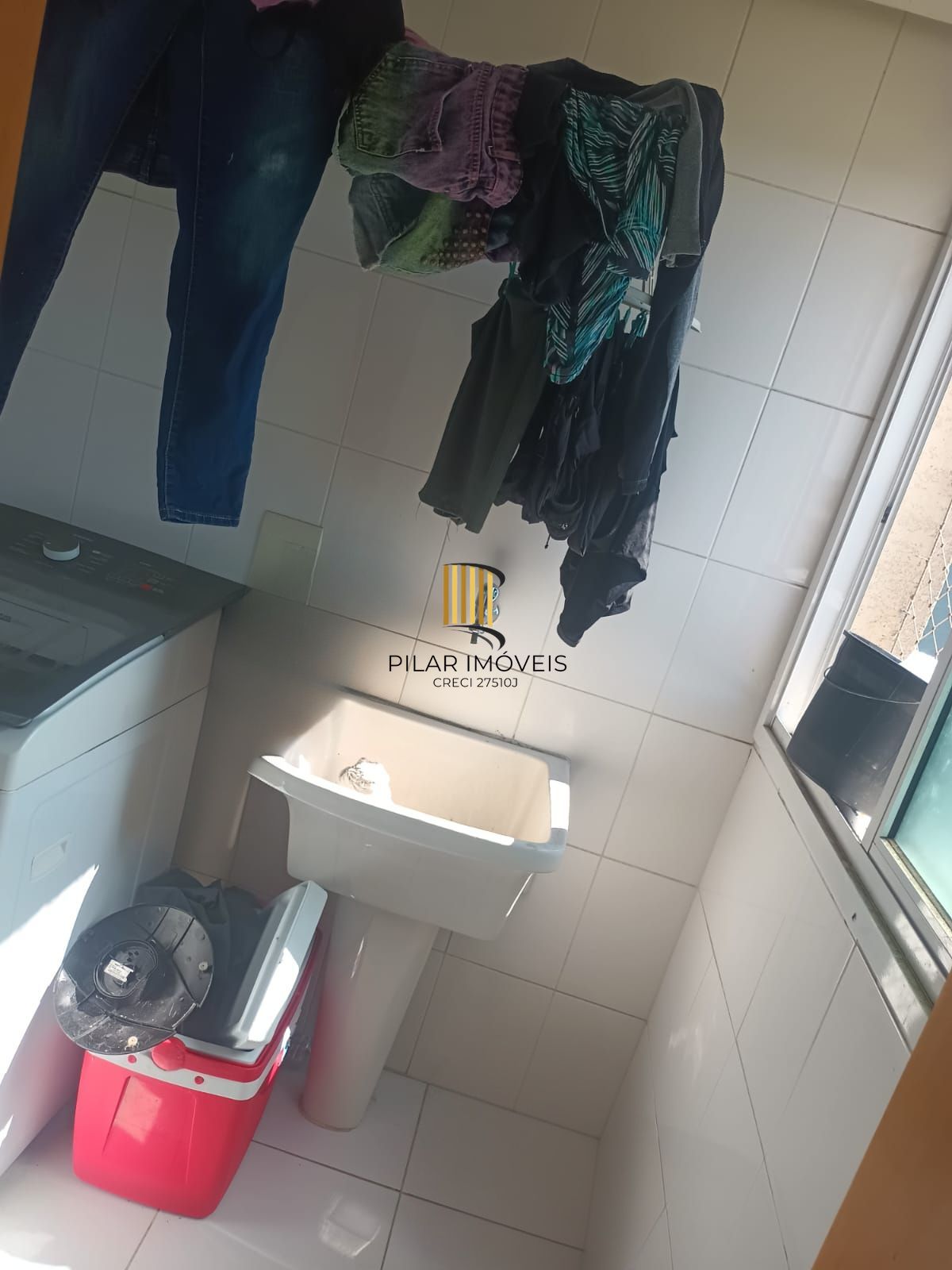 Apartamento com 2 dormitórios, elevador e 2 vagas de garagem em cachoeirinha.