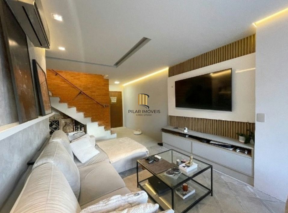 Cobertura de 2 quartos, suíte, 2 vagas no bairro Jardim Planalto.