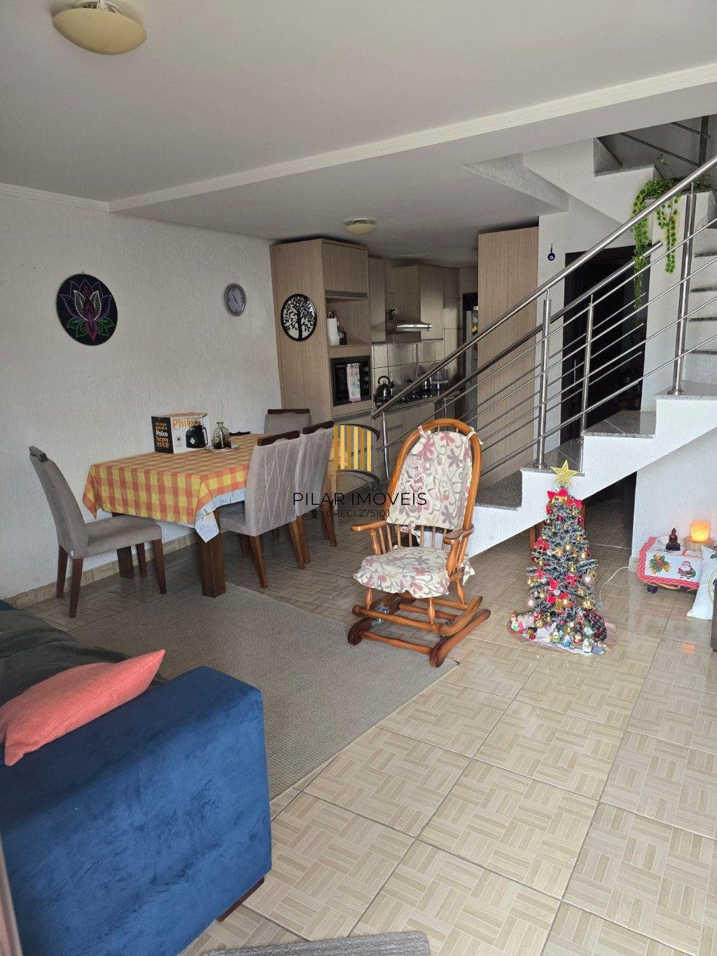 Casa de 3 dormitórios com  uma vaga de garagem no bairro Niterói Canoas.