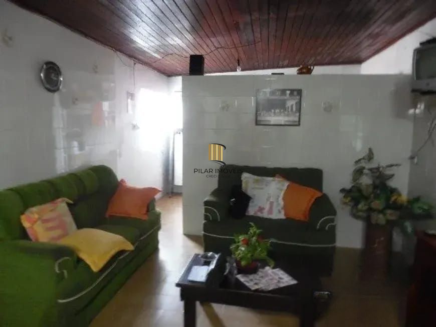 Excelente imóvel com terreno amplo à venda no Jardim Itu – Porto Alegre