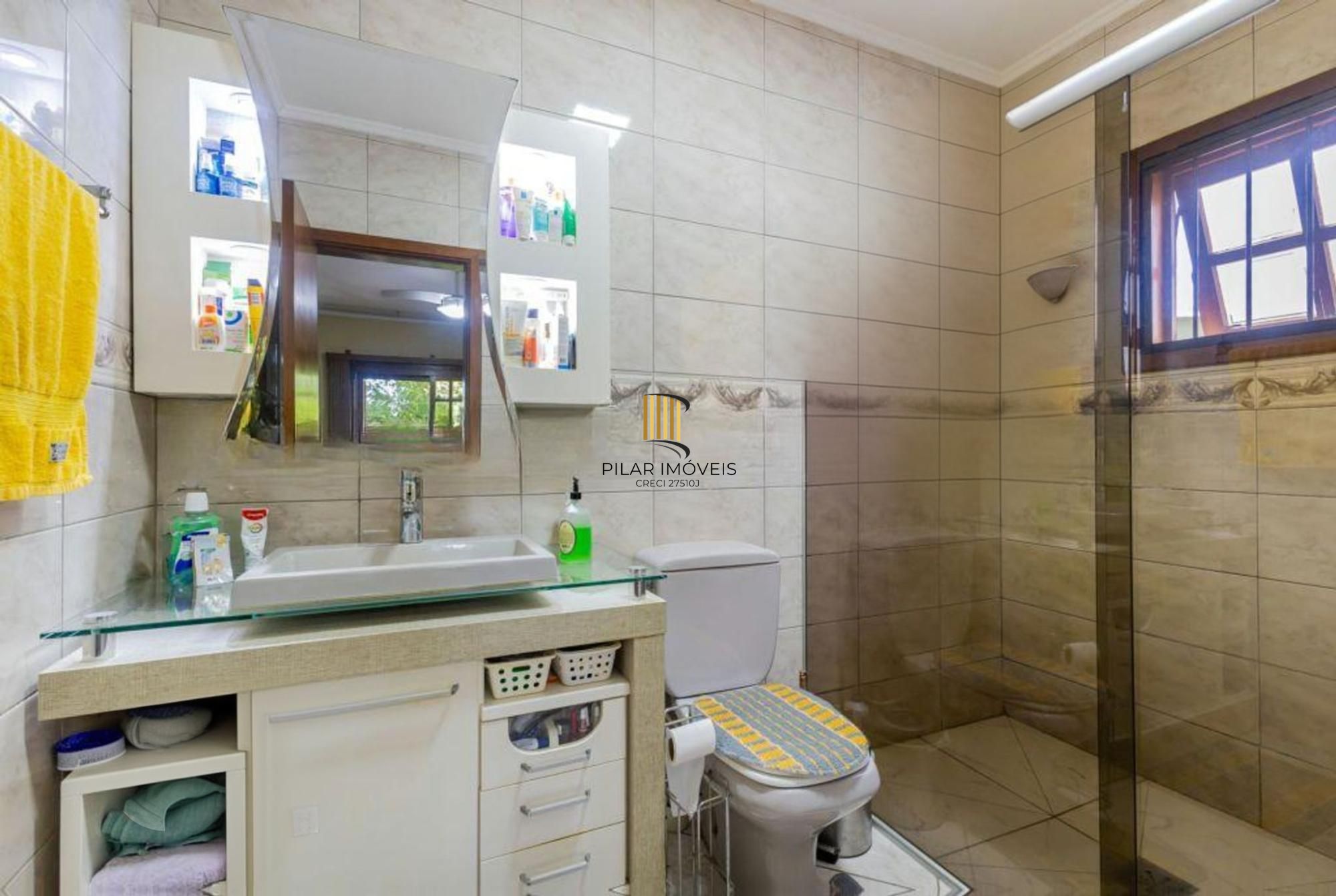 Casa com 1.640,00m², 3 dormitórios, 4 vagas à venda Rua Marista.