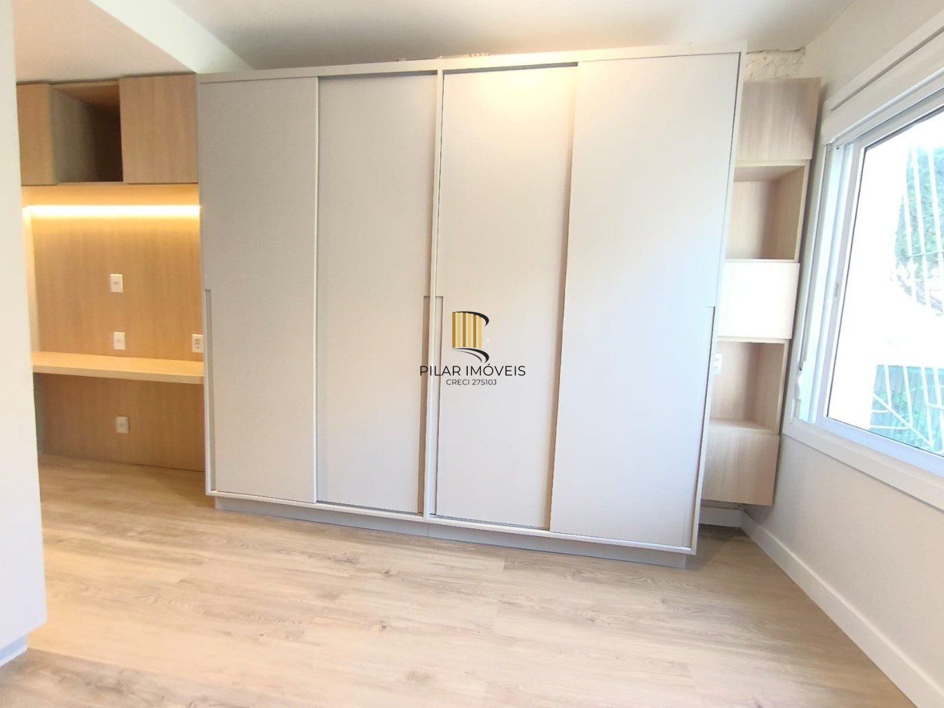 Apartamento de 1 dormitório térreo semi mobiliado  bairro Petrópolis