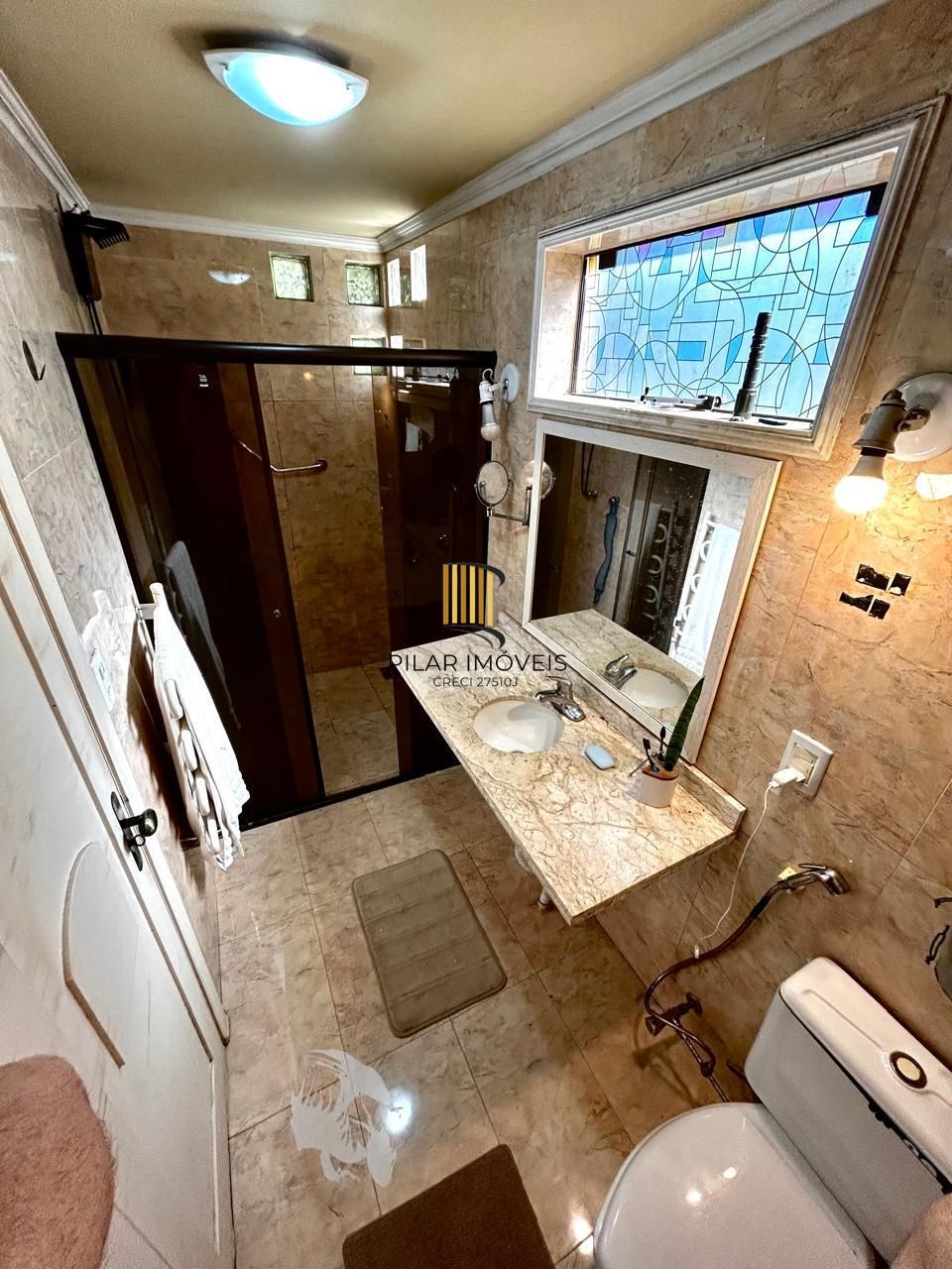 Casa de Esquina com 5 dormitórios com lago ornamental em Taquara