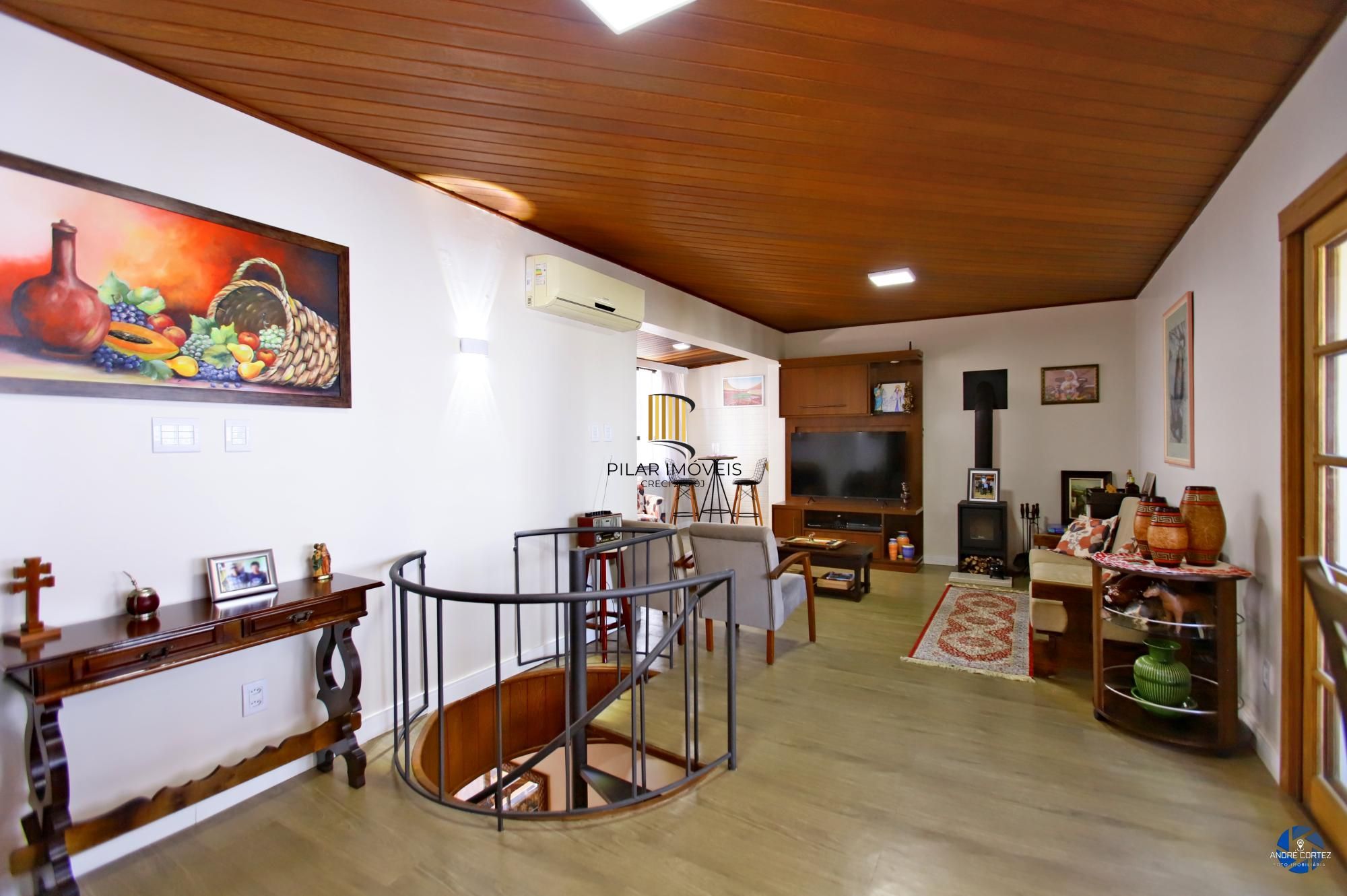 Cobertura com 3 dormitórios e 2 vagas no Bairro Santana