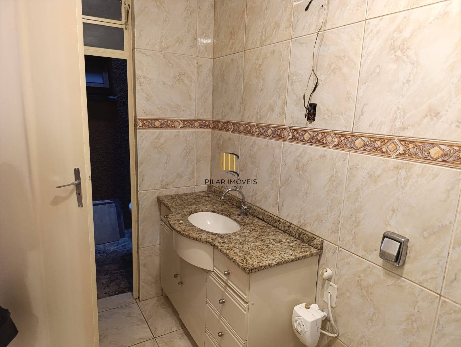 Apartamento térreo de 2 dormitórios e 1 vaga no bairro Praia de Belas