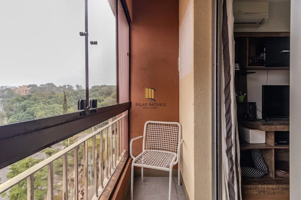 Apartamento 2 Dormitórios com 1 vaga coberta e elevador no Alto Petrópolis