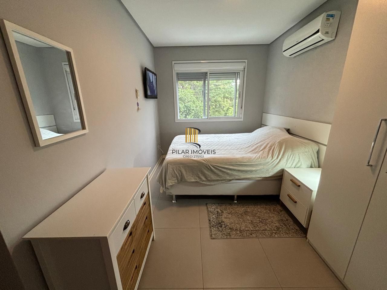 Apartamento mobiliado de 2 dormitórios e duas vagas bairro Agronomia