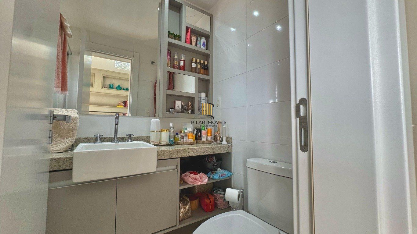 Apartamento semi mobiliado de 3 dormitórios no bairro Pedra Redonda