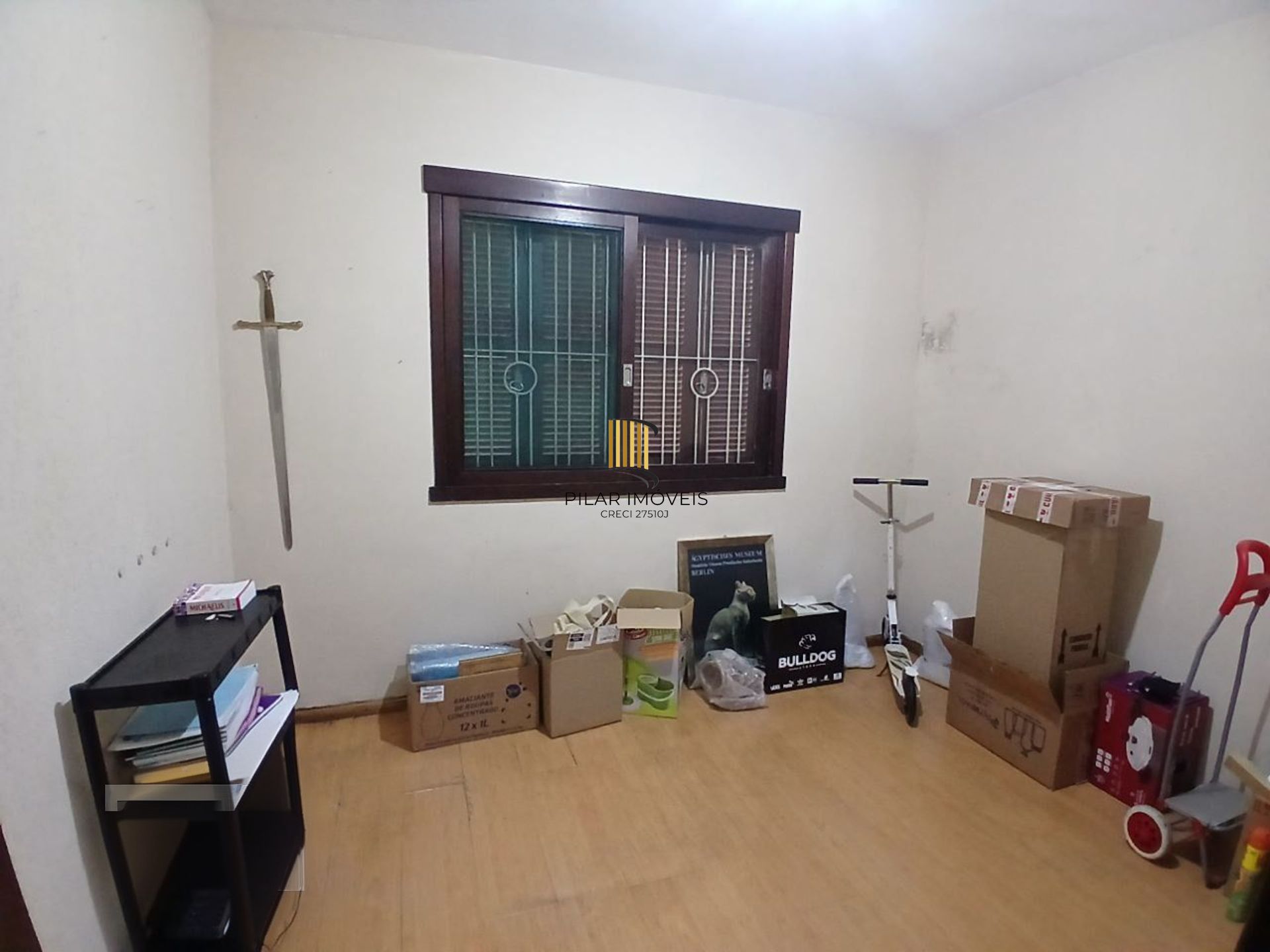 Casa com 3 dormitótrios, piscina e 2 vagas de garagem em Canoas.