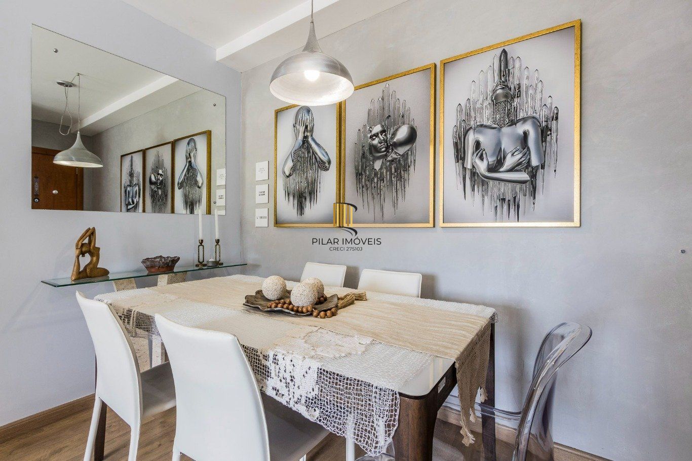 Apartamento 2 Dormitórios com Suíte, elevador e 2 Vagas no Alto Petrópolis