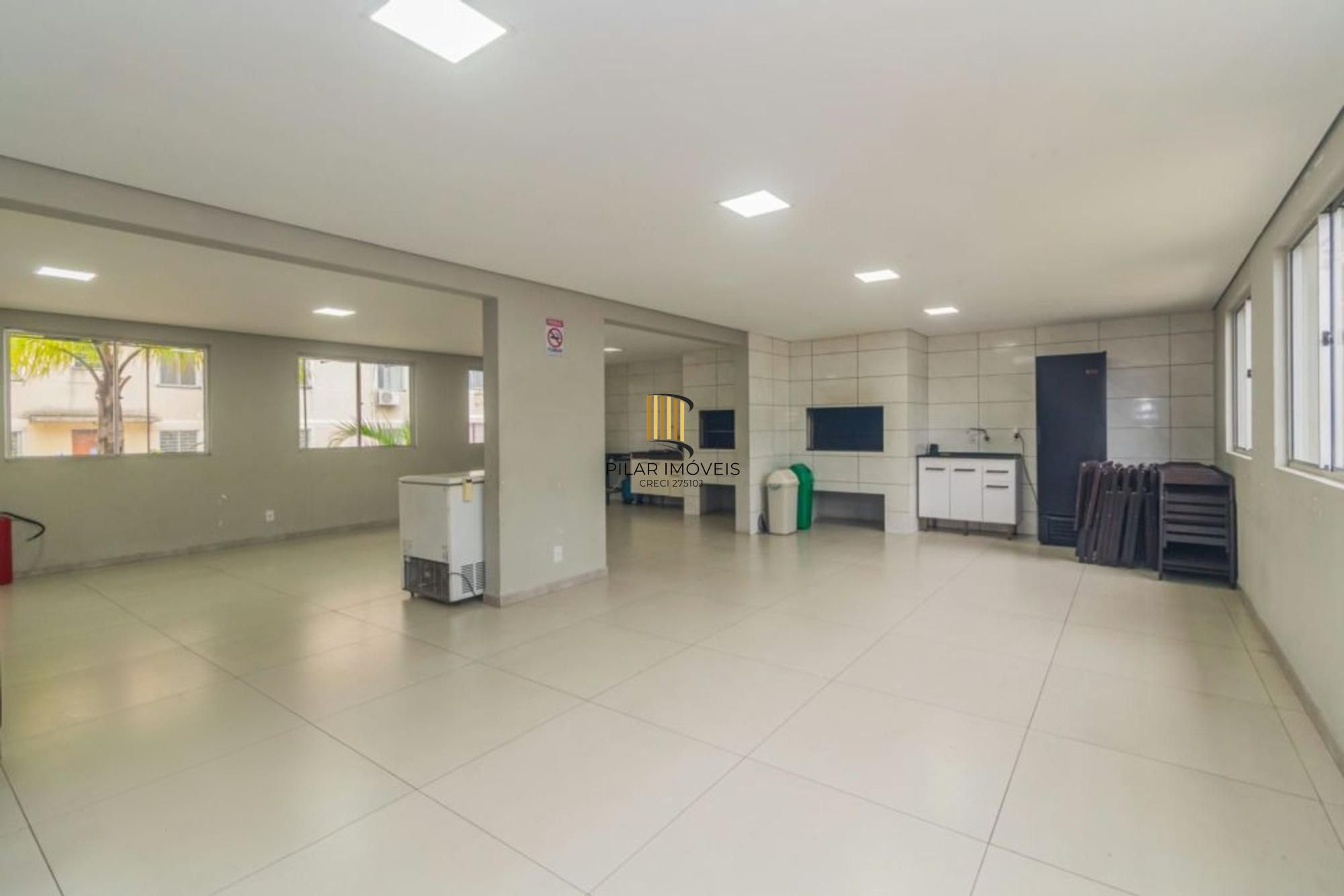 Apartamento com 2 quartos, vaga e salão de festa no bairro Passo das Pedras.