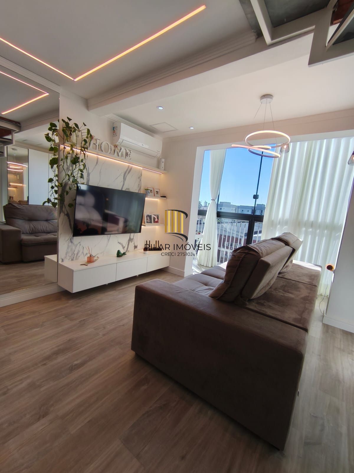 Cobertura duplex 3 dormitórios com terraço e vaga em Cachoeirinha