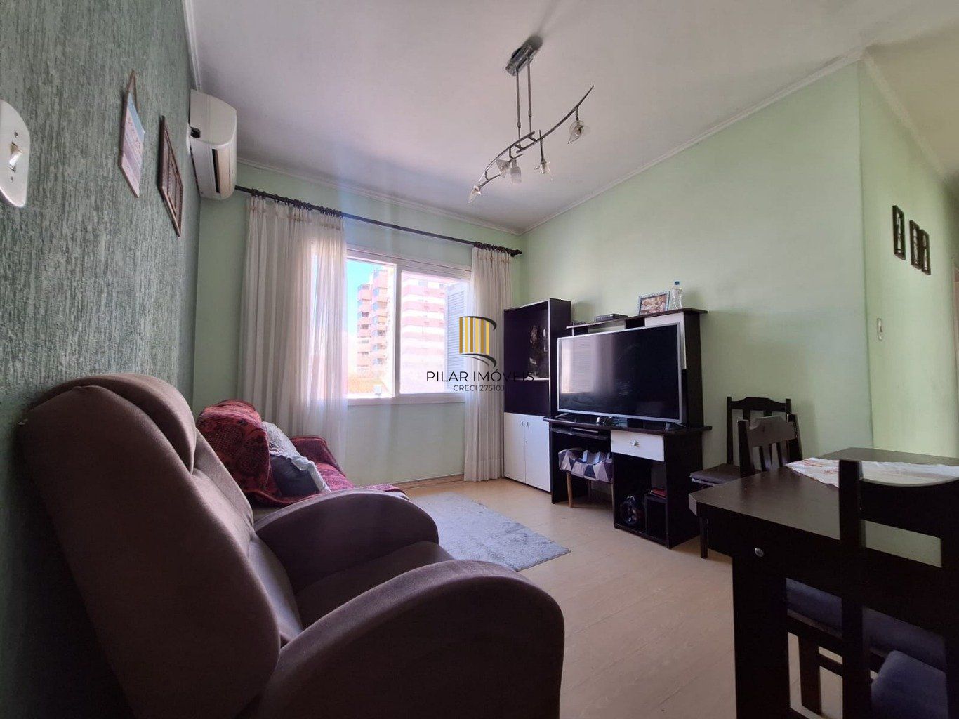 Apartamento à venda com 3 quartos 78 metros privativos no Bairro Menino Deus
