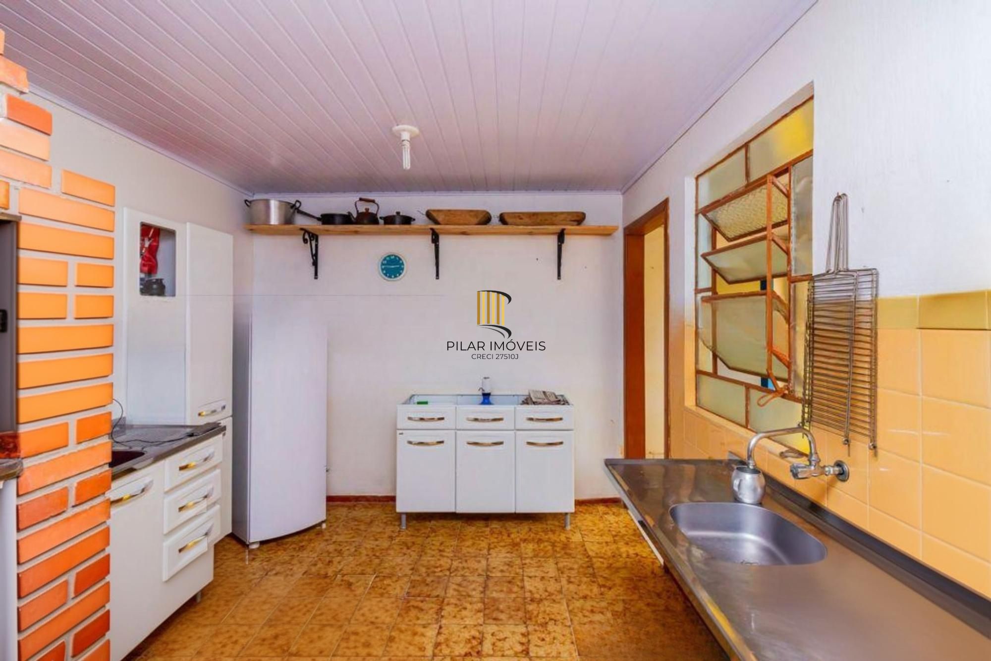 Casa com 5 dormitórios no Bairro Sarandí
