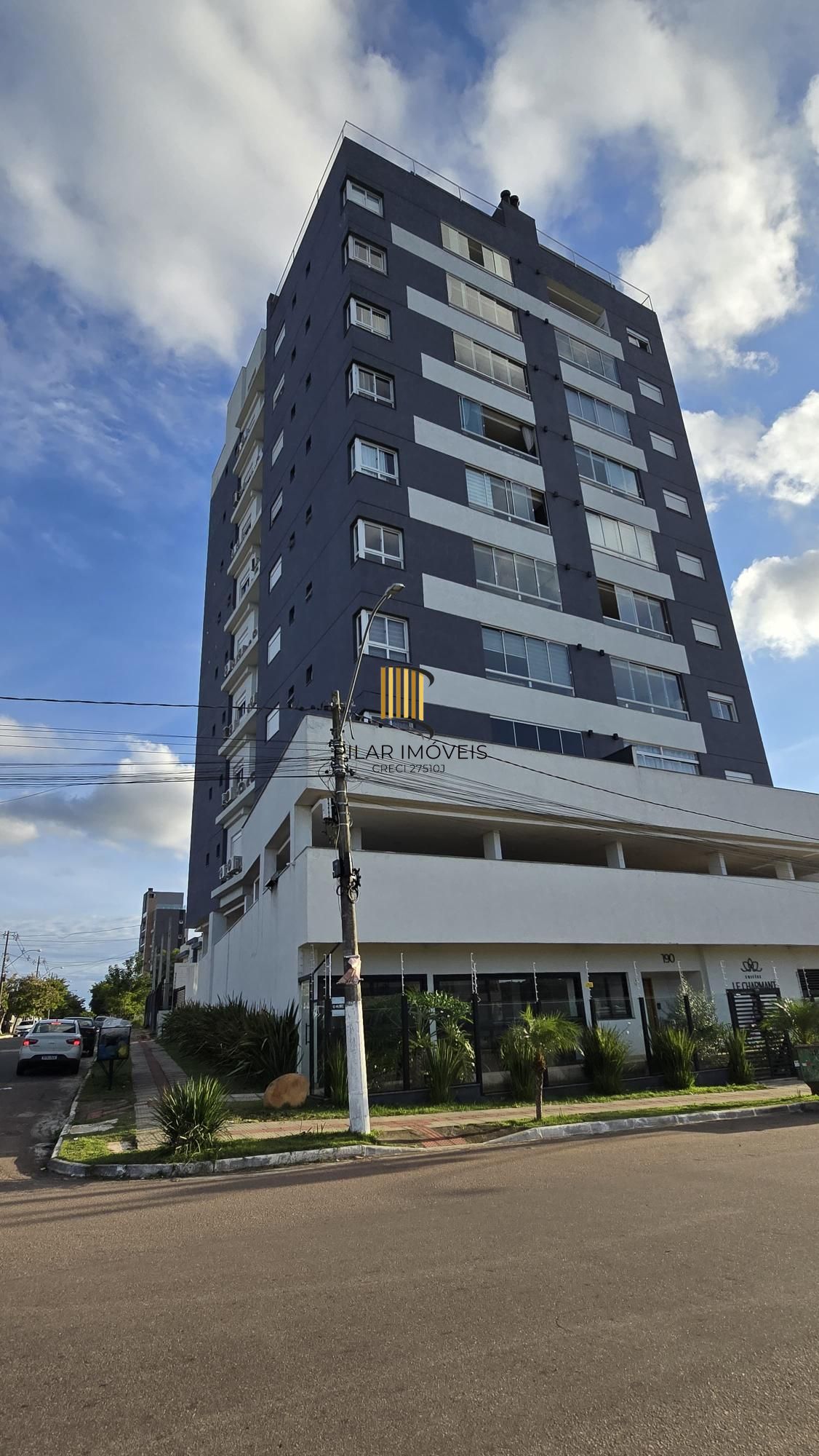 Apartamento semimobiliado com 2 dormitórios (1 suíte) em Gravataí