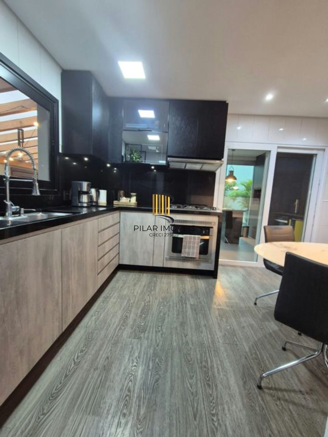 Casa de 3 dormitórios e 2 vagas de garagem coberta Canoas.